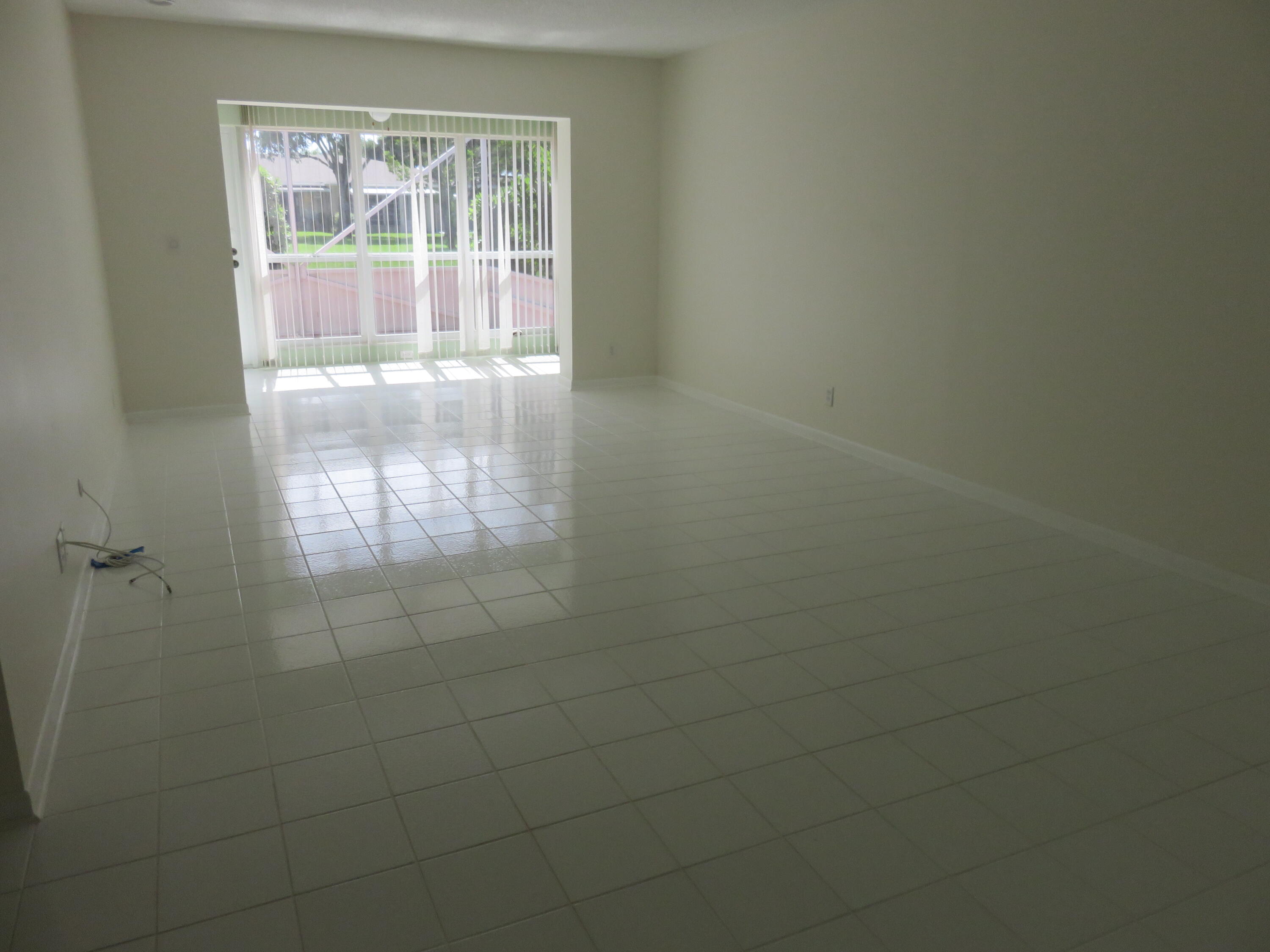 8908 Belle Aire Court Boca Raton, FL 33433 - Photo 5 of 15 F0662E1F-5194-40B4-894D-24301AB60776