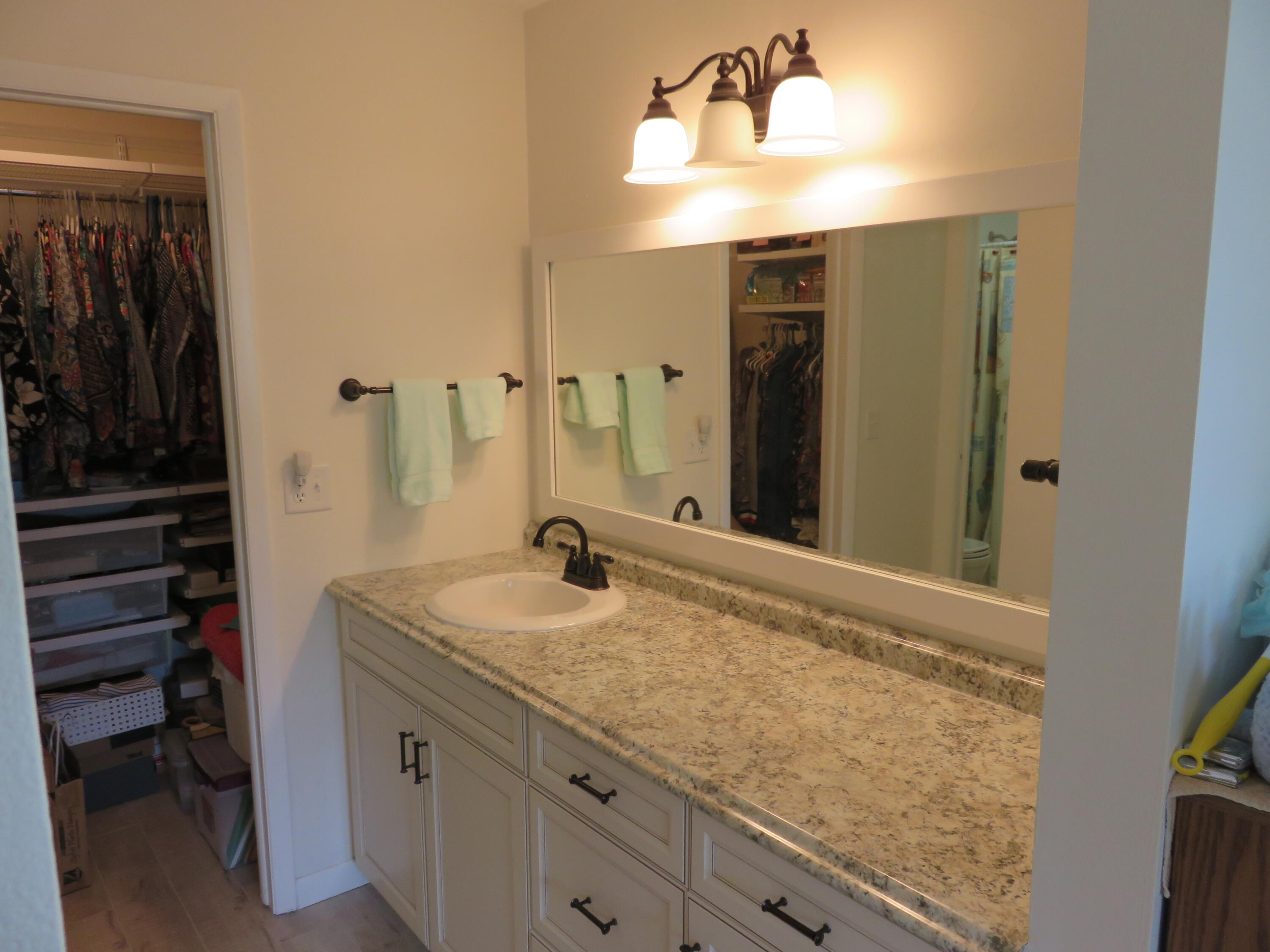 8908 Belle Aire Court Boca Raton, FL 33433 - Photo 7 of 15 2216E195-75F4-41FE-A24B-0CC177334DC7