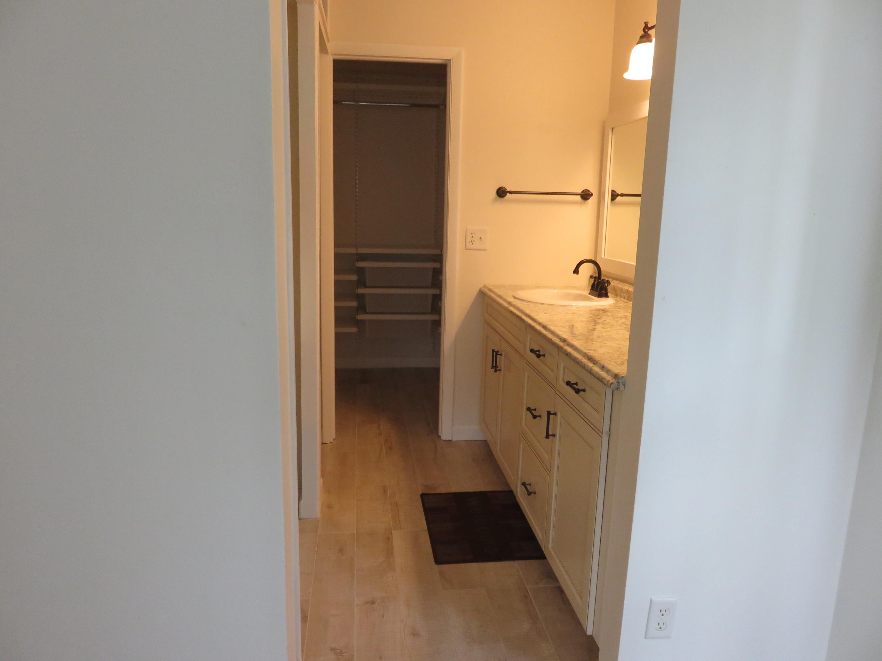 8908 Belle Aire Court Boca Raton, FL 33433 - Photo 8 of 15 E04E90F7-396E-4898-8670-4F12AE452F94