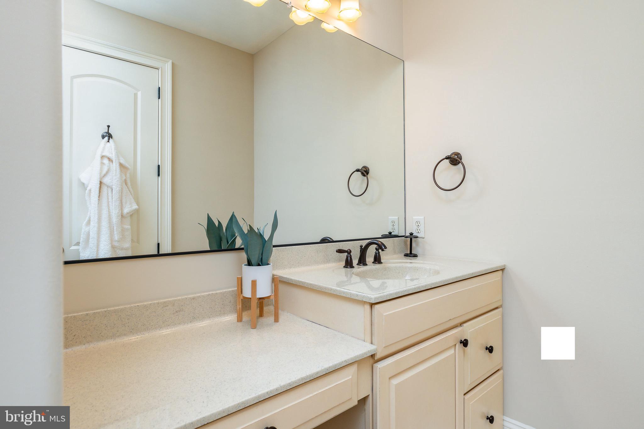 5829 Ridgeview Drive Doylestown, PA 18902 - Photo 34 of 68 Full Bathroom