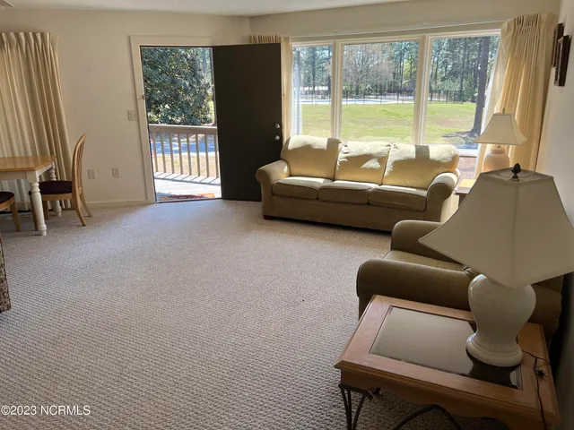 $1,400 | 207 Foxkroft Drive, Jackson Springs, NC 27281