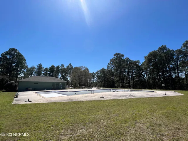 $1,400 | 207 Foxkroft Drive, Jackson Springs, NC 27281