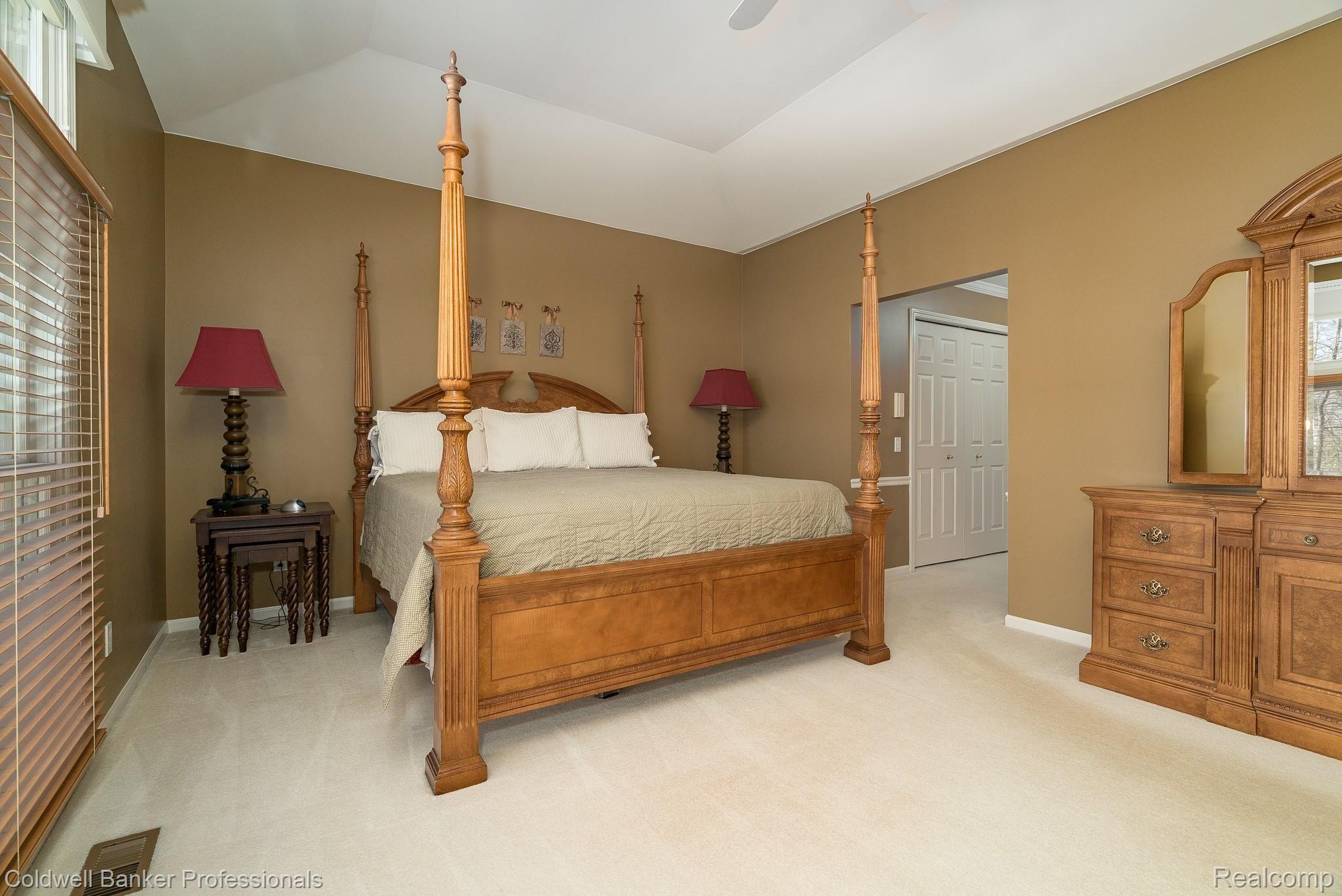 3822 Red Root Road Lake Orion, MI 48360 - Photo 18 of 42 Main Floor Master Bedroom