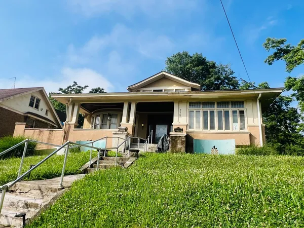 $220,000 | 775 Clinton Springs Avenue, Cincinnati, OH 45229