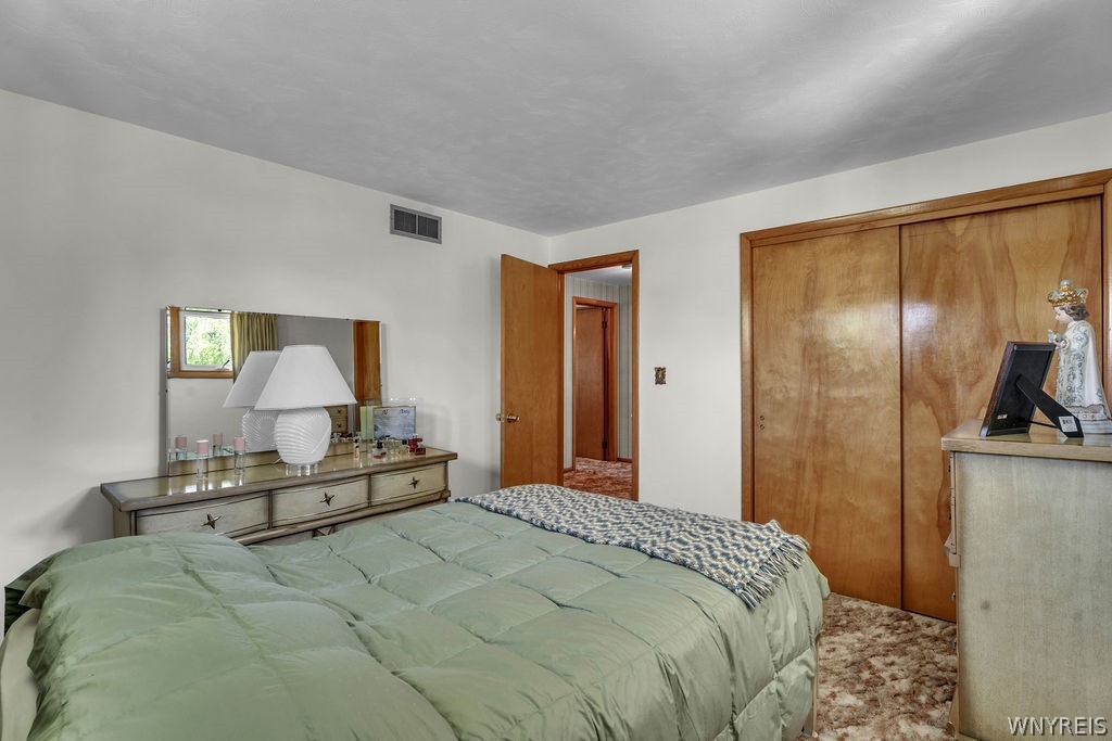 638 Borden Road Cheektowaga, NY 14227 - Photo 23 of 41 Bedroom #1