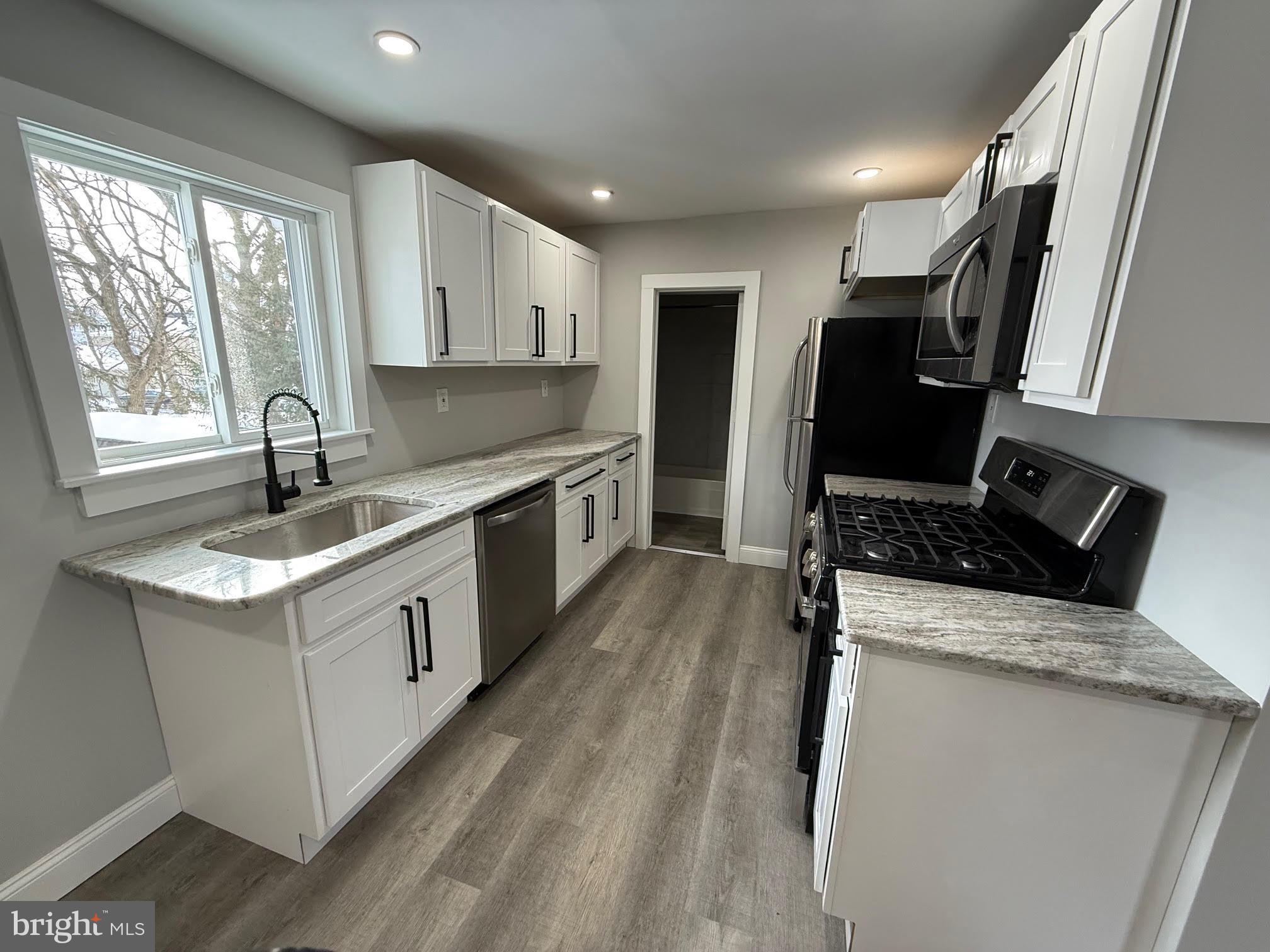 212 Warren Street, Unit 3 Beverly, NJ 08010 - Photo 4 of 18 Lots of Counter Space