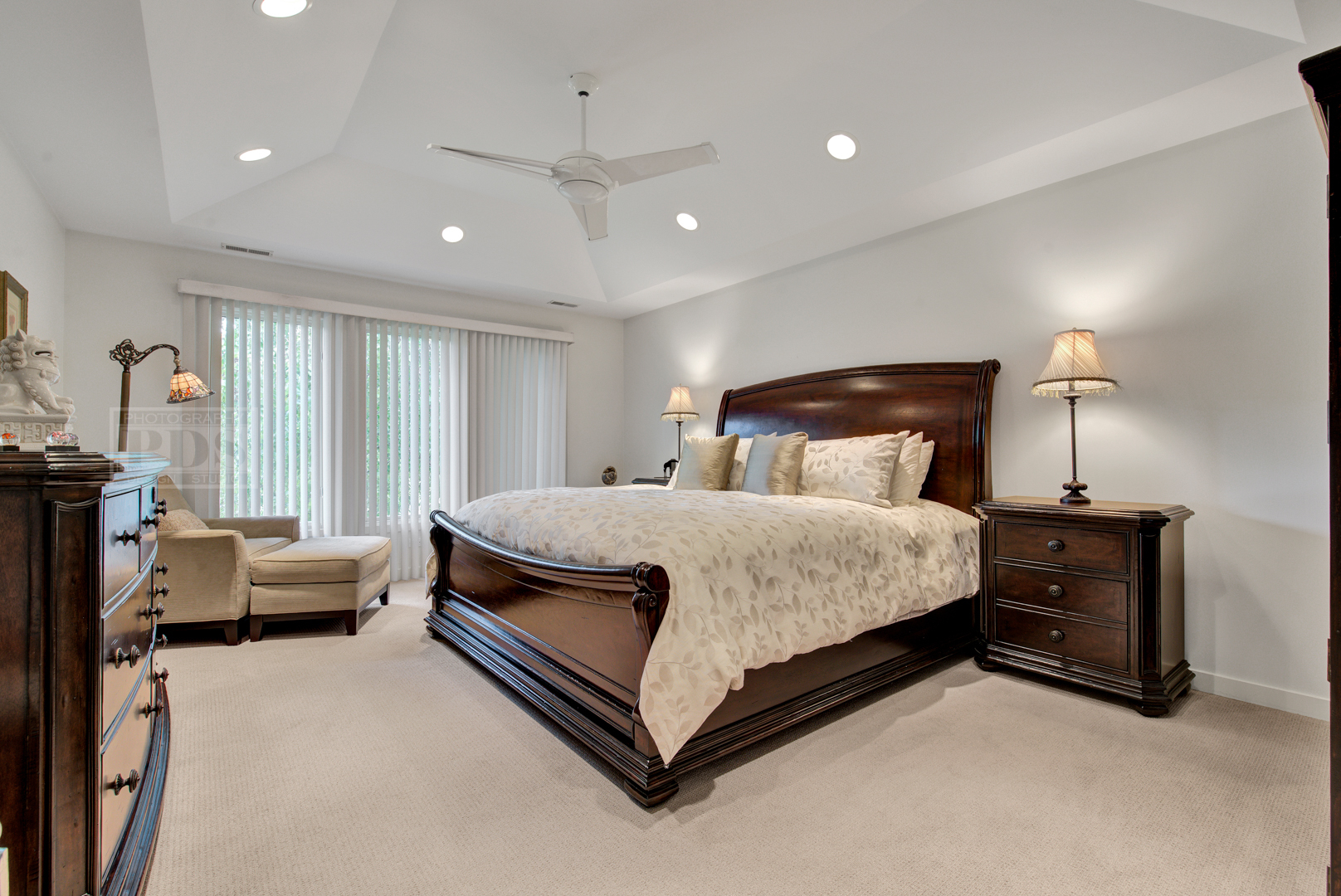 2067 Sheridan Road Buffalo Grove, IL 60089 - Photo 25 of 53 a spacious bedroom with a bed and furniture