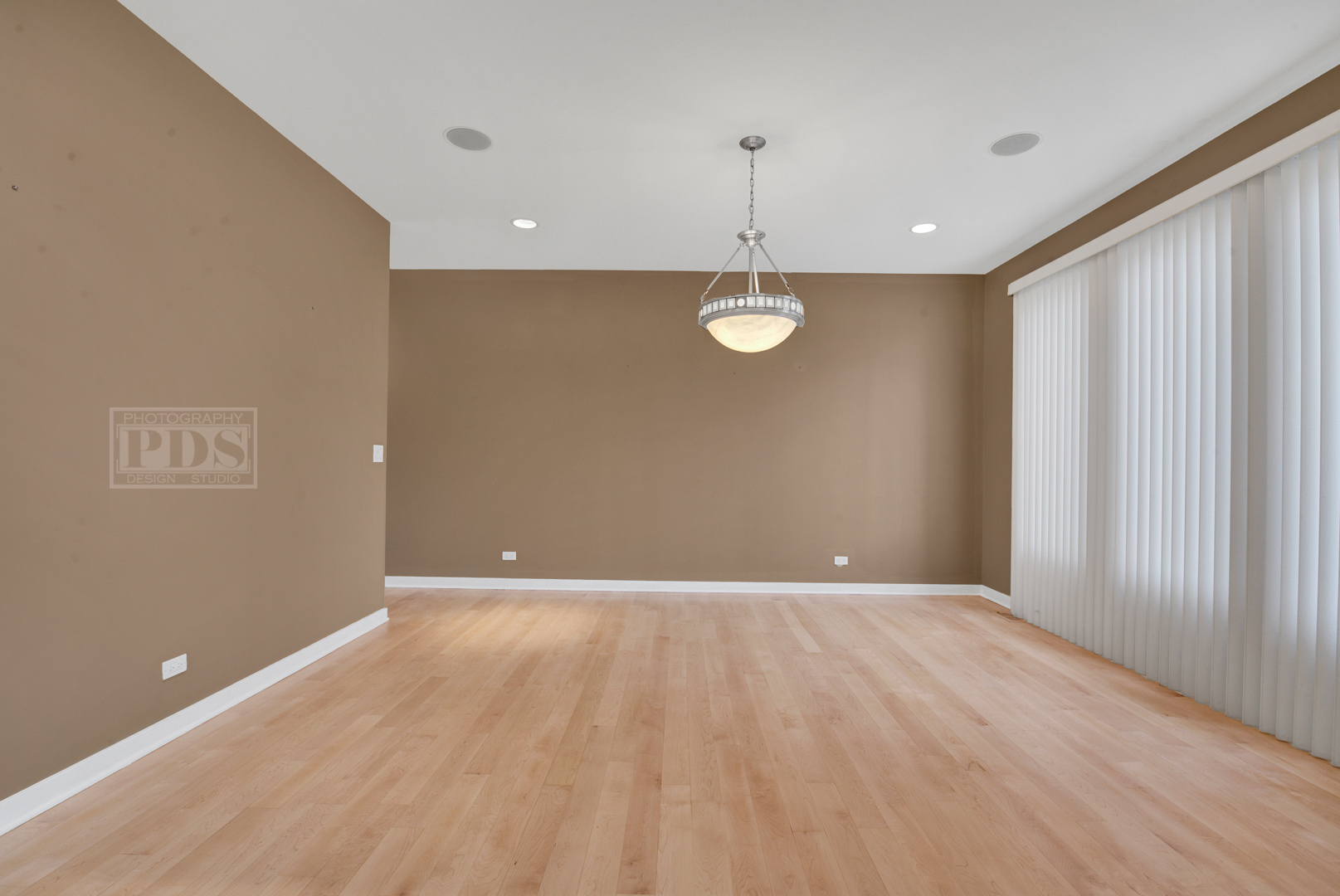 2067 Sheridan Road Buffalo Grove, IL 60089 - Photo 6 of 53 a view of an empty room with a window