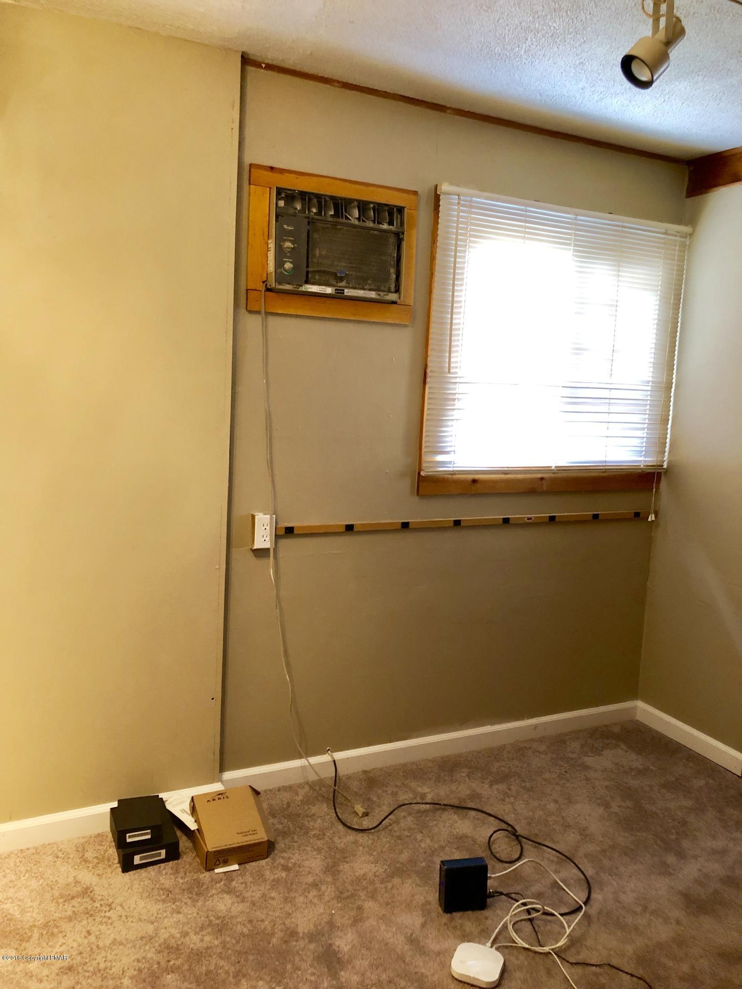 120 Ridgeway Street East Stroudsburg, PA 18301 - Photo 11 of 26 76FBD7DB-849E-480A-8358-929189BB6253