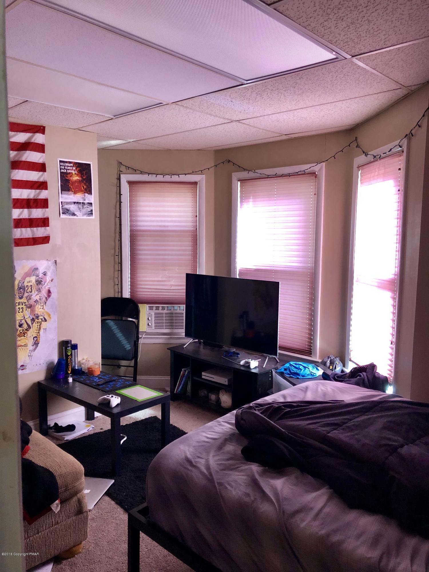 120 Ridgeway Street East Stroudsburg, PA 18301 - Photo 10 of 26 BE04ABAA-450F-42B1-82DD-612121B3EC10