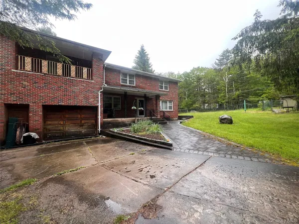 $2,200 | 4 Beach Road, Unit 2, Glen Spey, NY 12737
