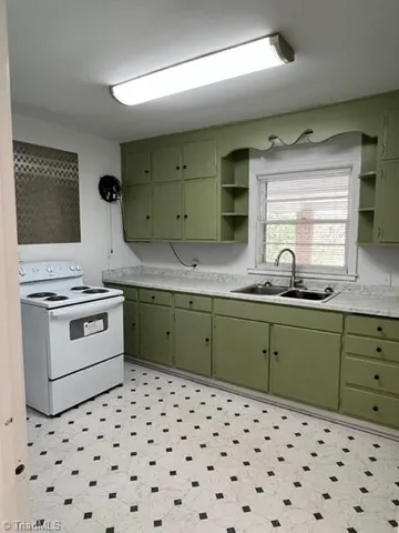 $1,000 | 830 Summit Avenue, Reidsville, NC 27320