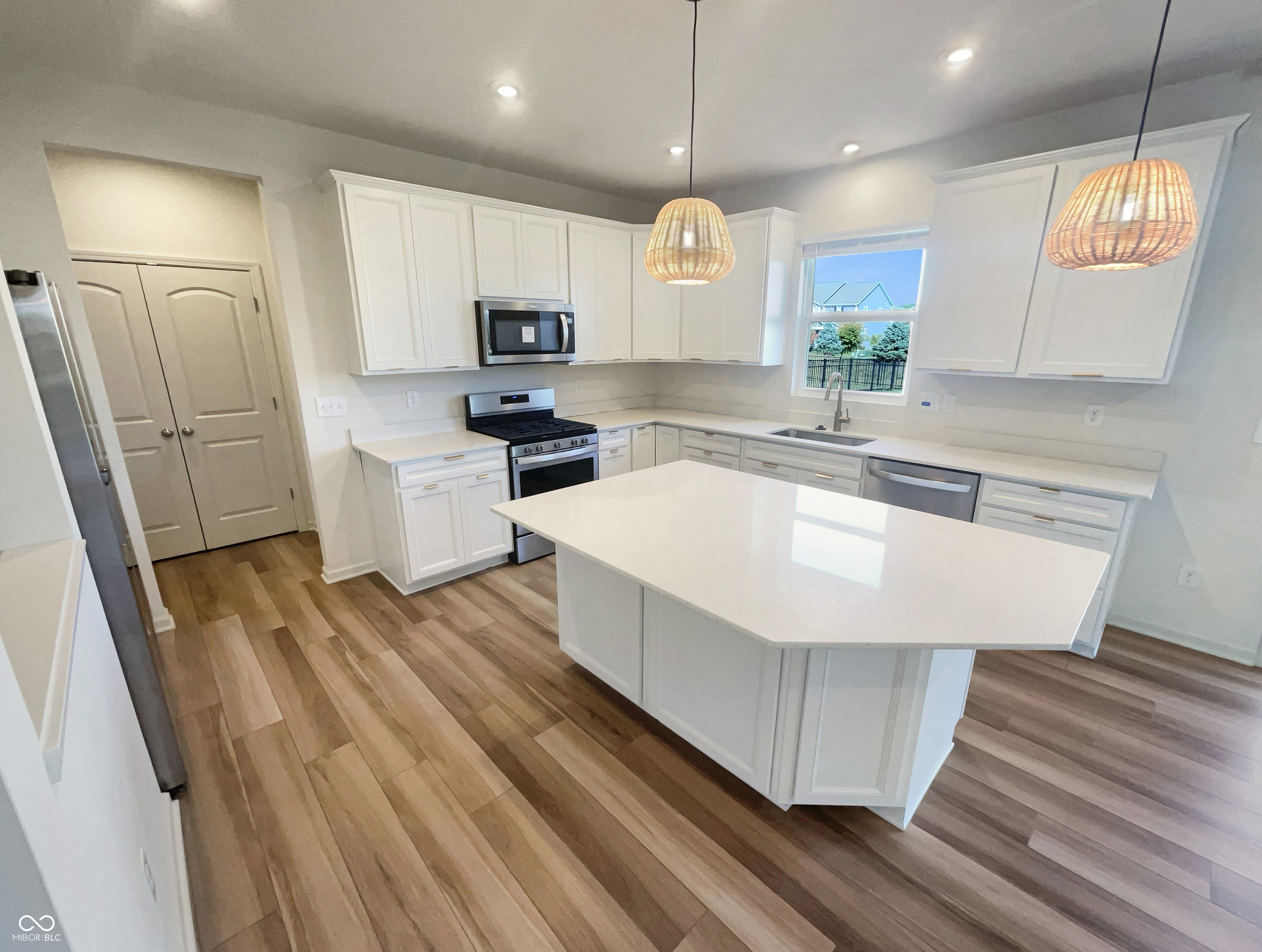 5494 Dunhaven Road Westfield, IN 46062 - Photo 6 of 34