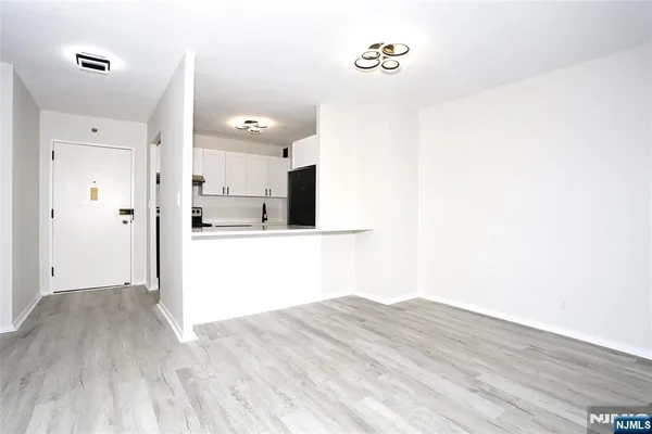 $395,000 | 770 Anderson Avenue, Unit 5F, Cliffside Park, NJ 07010