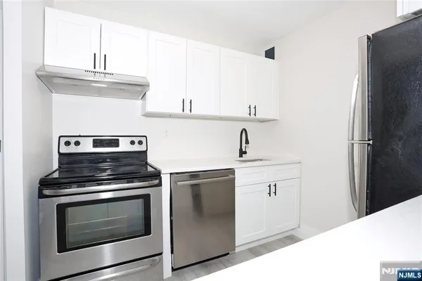 $395,000 | 770 Anderson Avenue, Unit 5F, Cliffside Park, NJ 07010