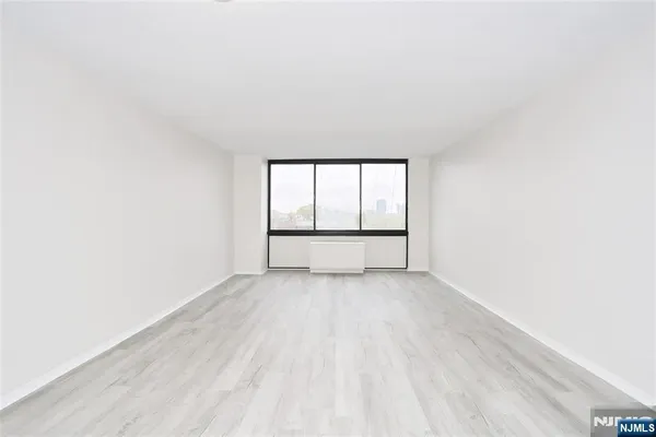 $395,000 | 770 Anderson Avenue, Unit 5F, Cliffside Park, NJ 07010