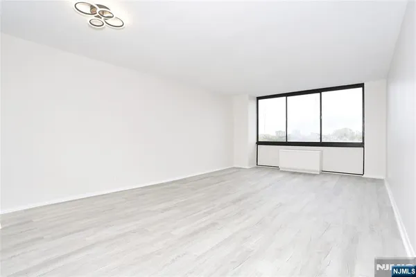 $395,000 | 770 Anderson Avenue, Unit 5F, Cliffside Park, NJ 07010