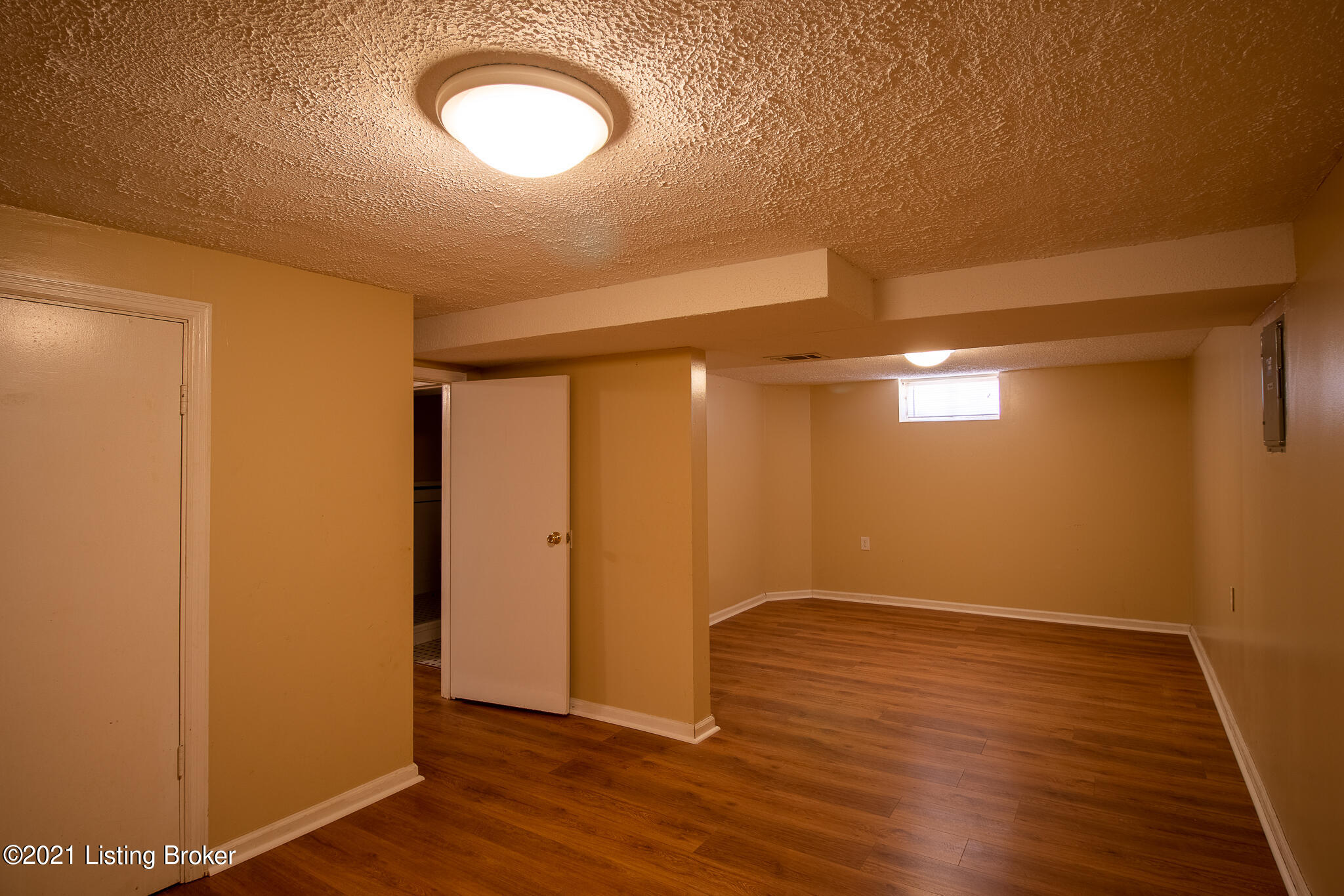 8703 Terry Road Louisville, KY 40258 - Photo 17 of 25 8703 Terry Rd-19