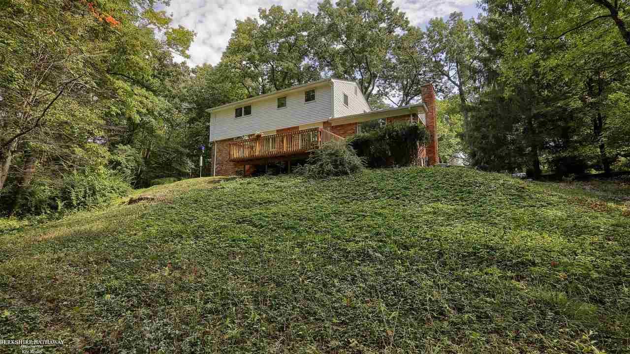 6010 Deguise Court Rochester, MI 48306 - Photo 26 of 31 Rear 2nd View