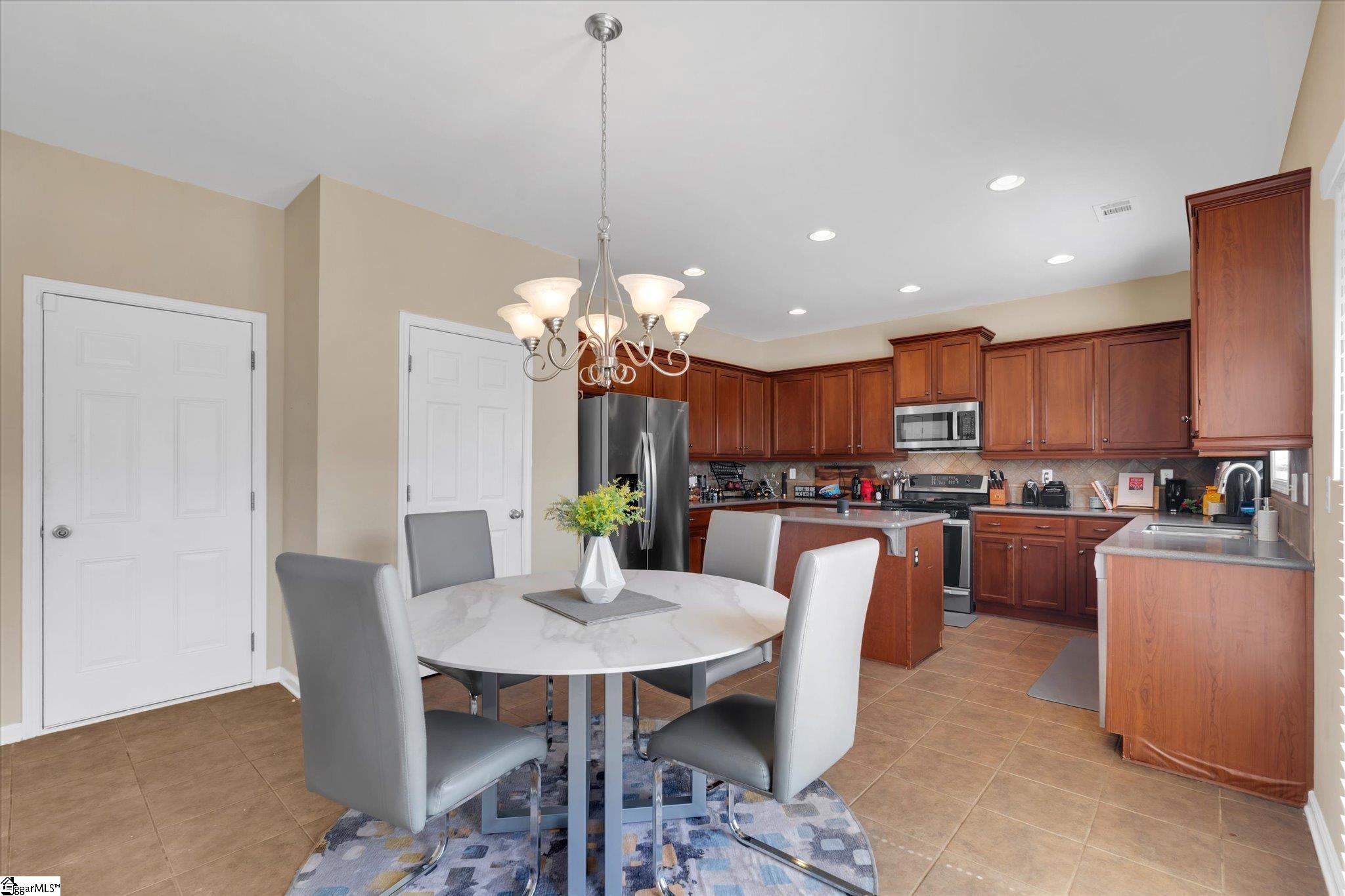 504 Abby Circle Greenville, SC 29607 - Photo 12 of 33