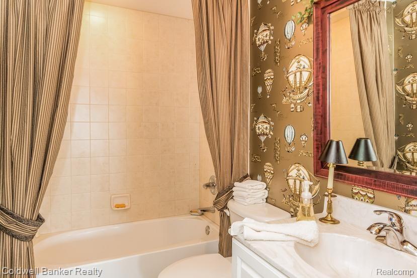 24901 Reeds Pointe Drive, Unit 16 Novi, MI 48374 - Photo 43 of 50