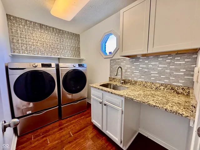 $639,000 | 11458 Sutton Pl Drive West, Carmel, IN 46032