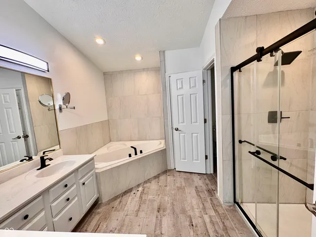 $639,000 | 11458 Sutton Pl Drive West, Carmel, IN 46032