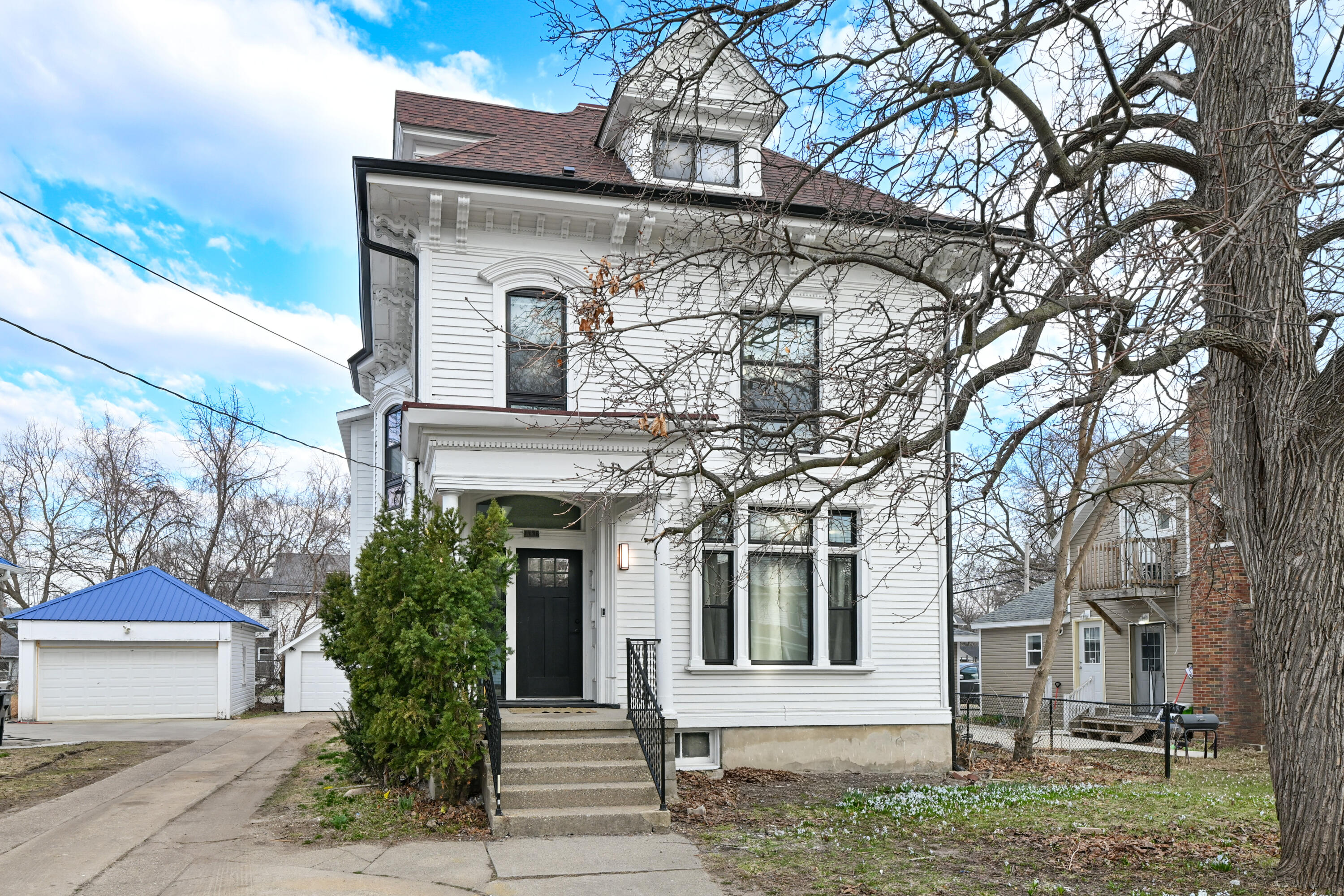 1136 Prairie Avenue Beloit, WI 53511 - Photo 1 of 35 DSC_ (2)