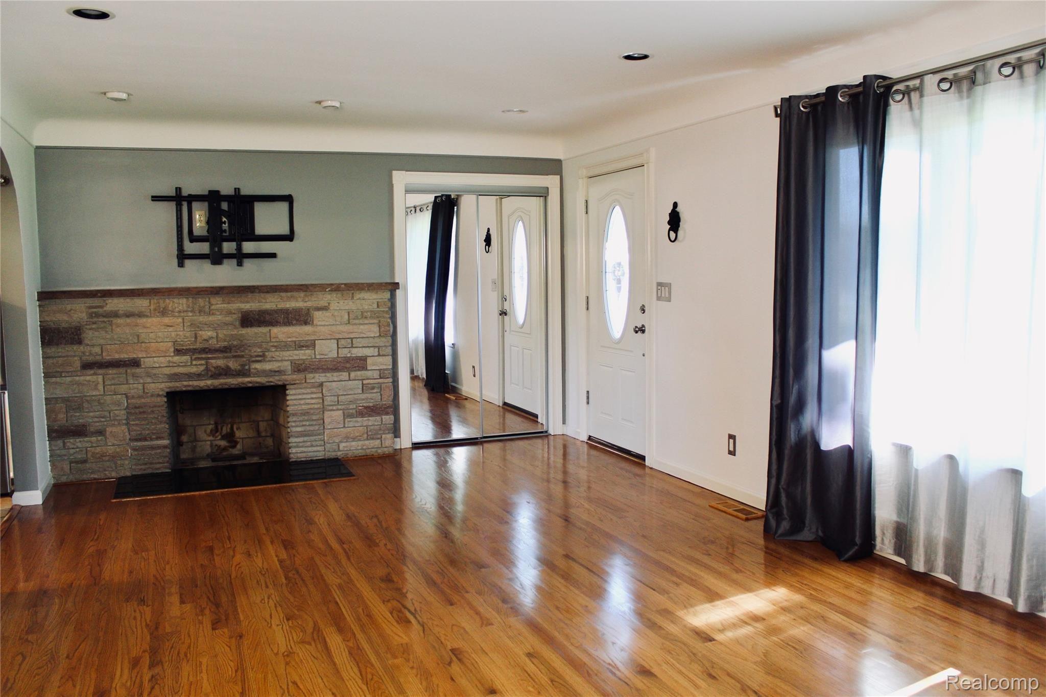 36380 Ryan Road Sterling Heights, MI 48310 - Photo 36 of 48 IMG_0243.jpg