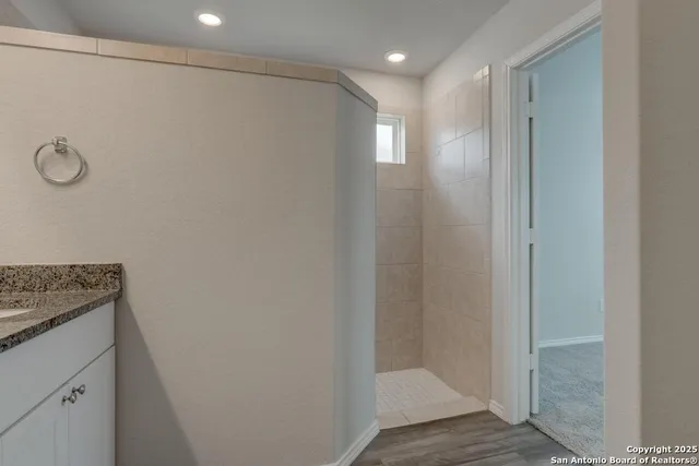 $1,695 | 242 Holland, Schertz, TX 78108