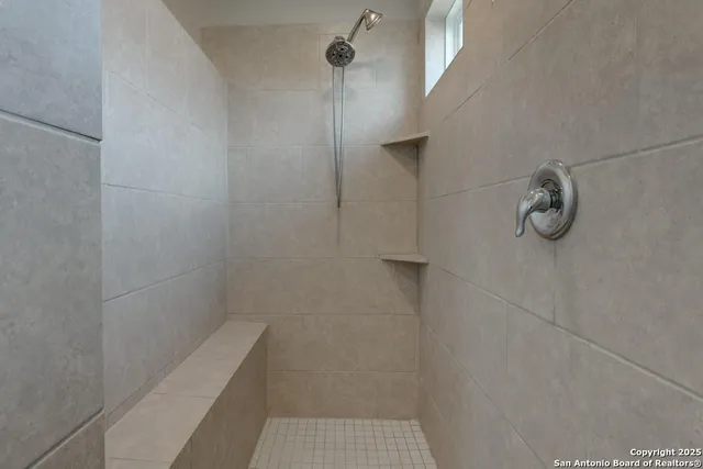 $1,695 | 242 Holland, Schertz, TX 78108