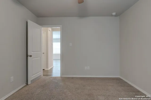 $1,695 | 242 Holland, Schertz, TX 78108