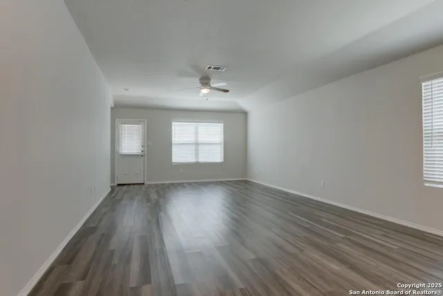 $1,695 | 242 Holland, Schertz, TX 78108