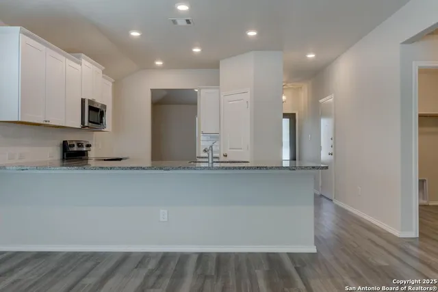 $1,695 | 242 Holland, Schertz, TX 78108