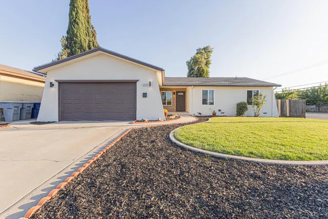 $409,950 | 394 West Ashcroft Avenue, Clovis, CA 93612