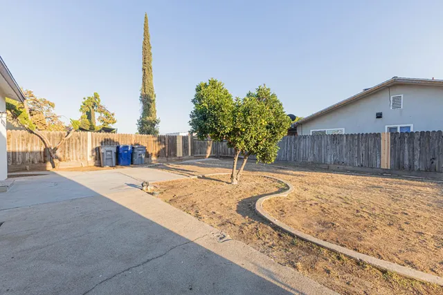 $409,950 | 394 West Ashcroft Avenue, Clovis, CA 93612