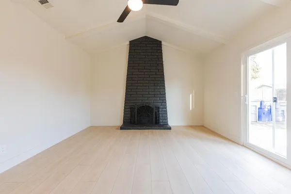 $405,000 | 394 West Ashcroft Avenue, Clovis, CA 93612