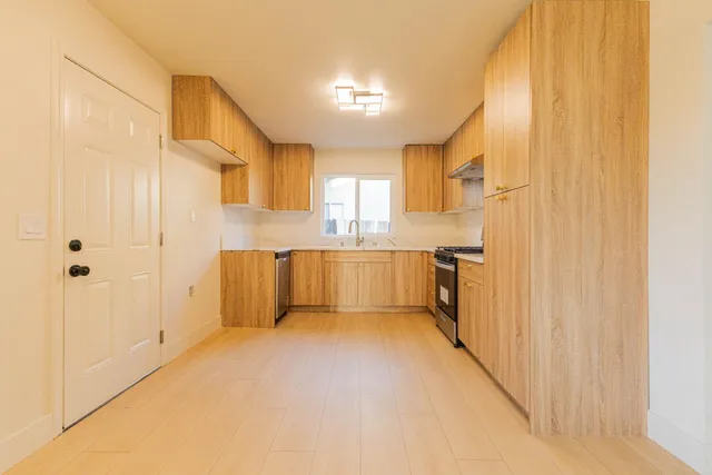 $409,950 | 394 West Ashcroft Avenue, Clovis, CA 93612