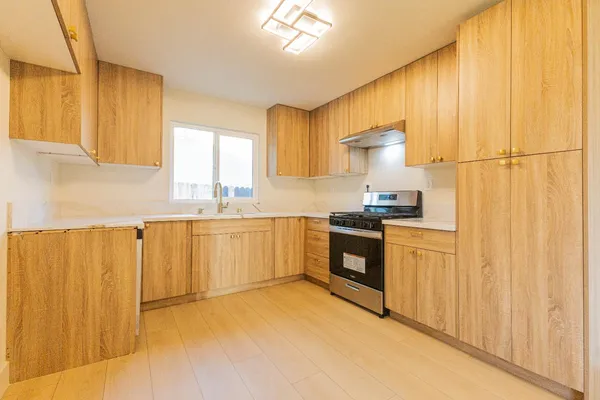 $405,000 | 394 West Ashcroft Avenue, Clovis, CA 93612