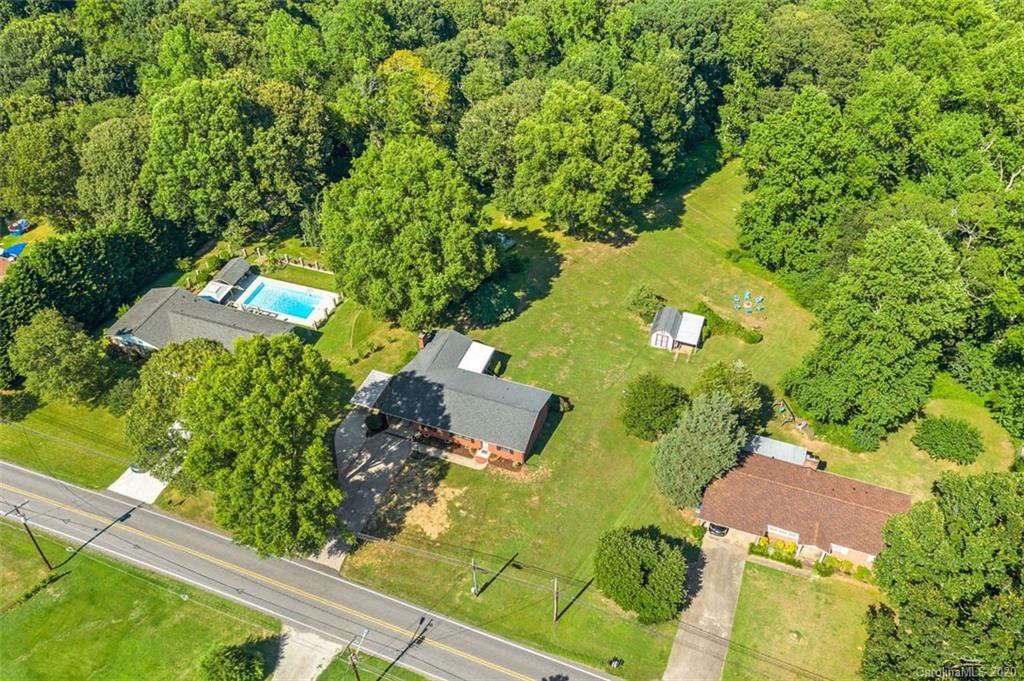 724 Shearers Road Mooresville, NC 28115 - Photo 2 of 34 Gallery Image 2