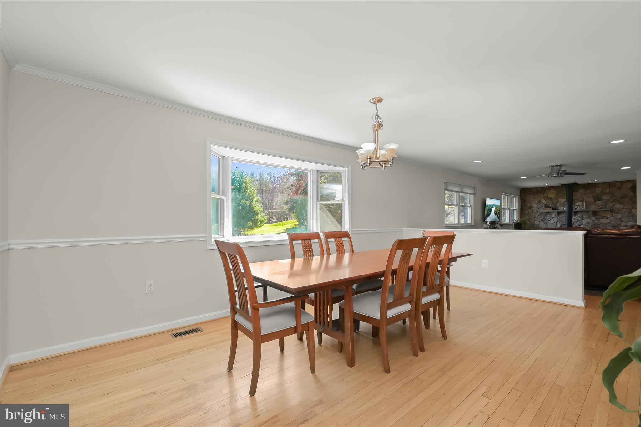 6910 Pindell School Road Clarksville, MD 21029 - Photo 8 of 73 a dining room with furniture and window