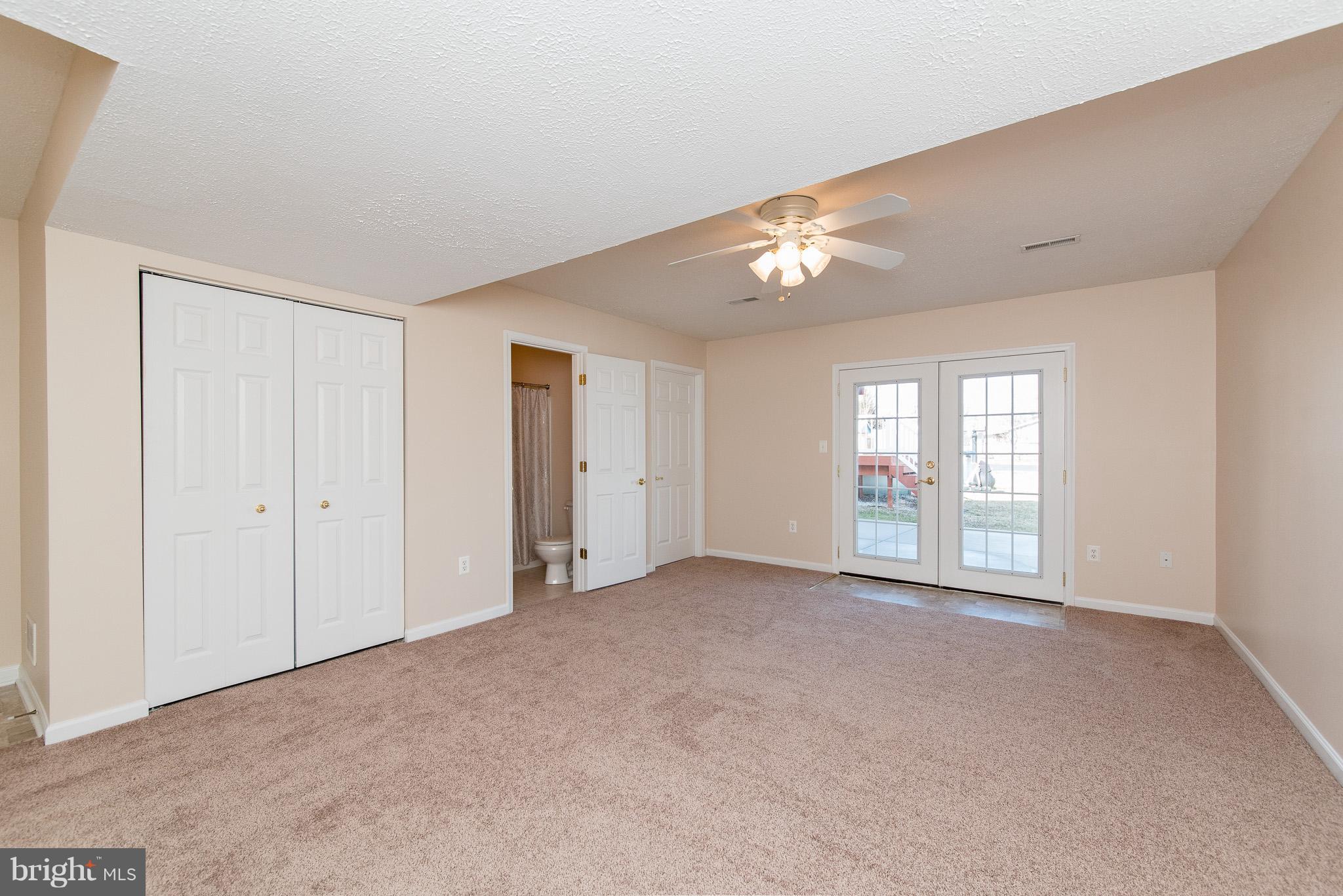 7402 Chesapeake Road Baltimore, MD 21220 - Photo 23 of 29 Family Room