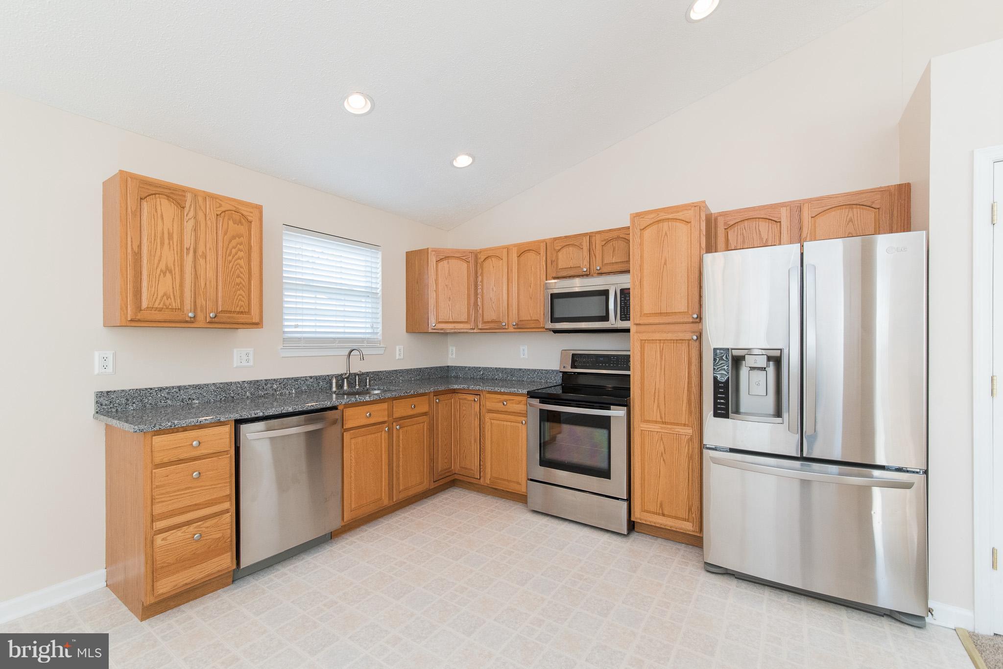 7402 Chesapeake Road Baltimore, MD 21220 - Photo 5 of 29 Kitchen