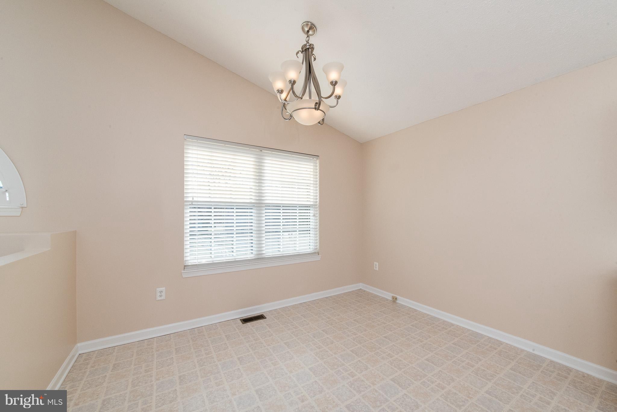 7402 Chesapeake Road Baltimore, MD 21220 - Photo 9 of 29 Dining Room