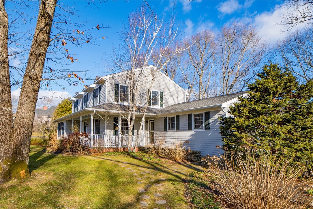 28 Wicklow Road Westerly, RI 02891 - Photo 3 of 44