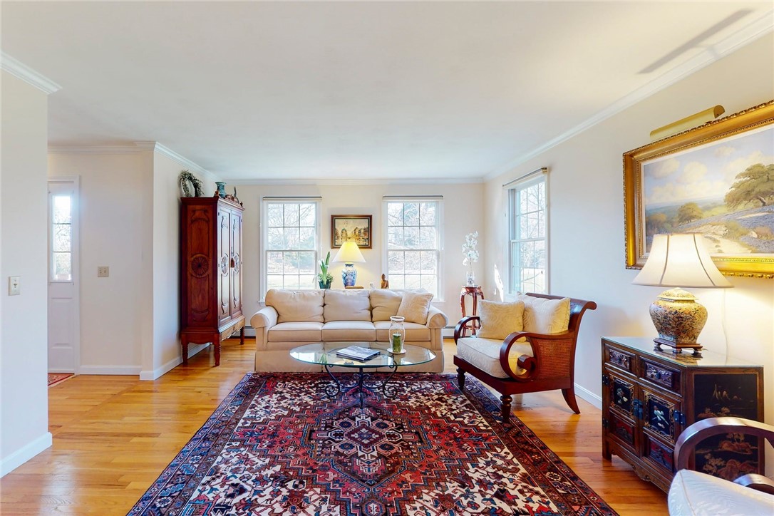 28 Wicklow Road Westerly, RI 02891 - Photo 7 of 44