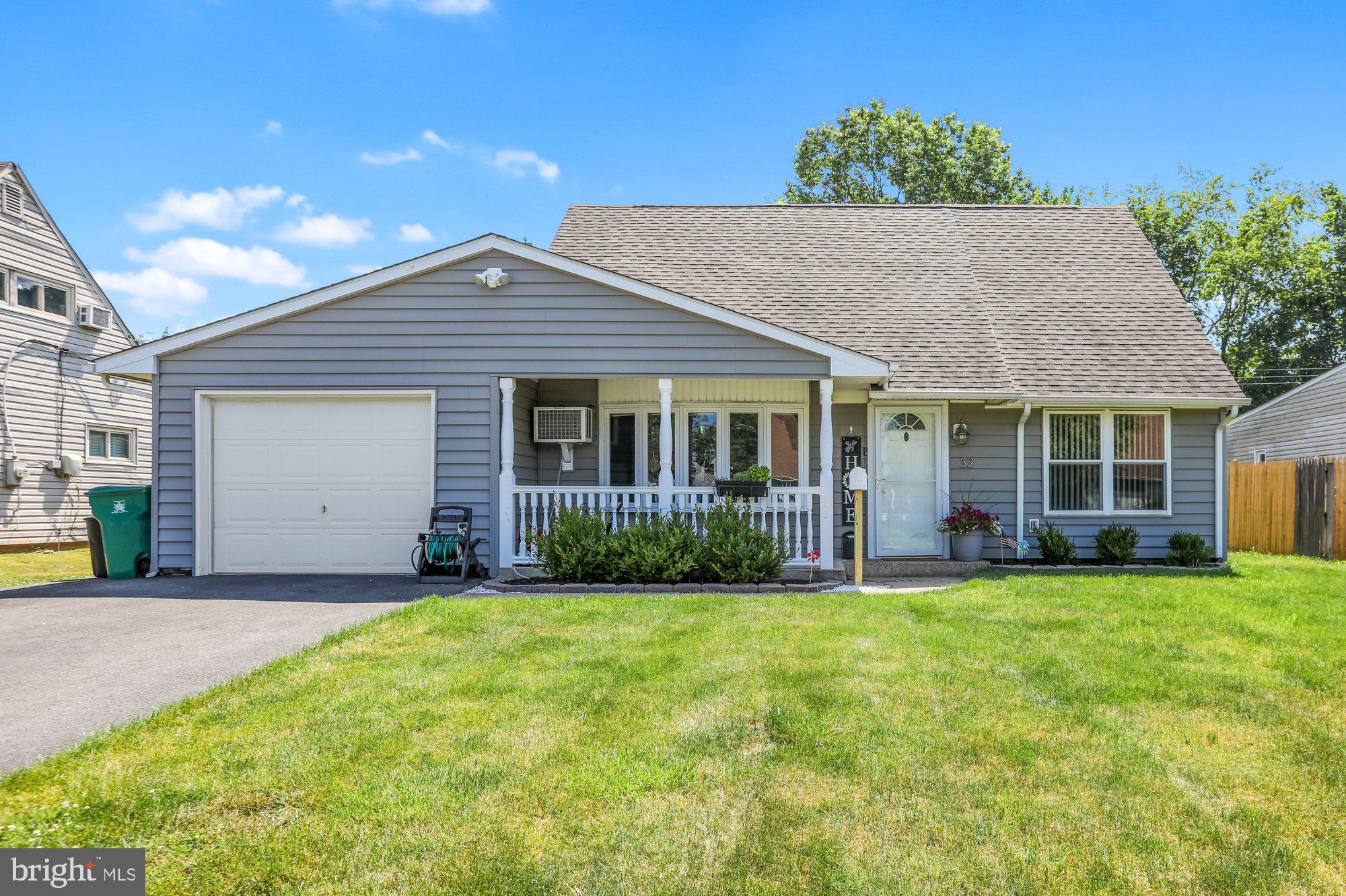 32 Ironwood Road Levittown, PA 19057 - Photo 2 of 34