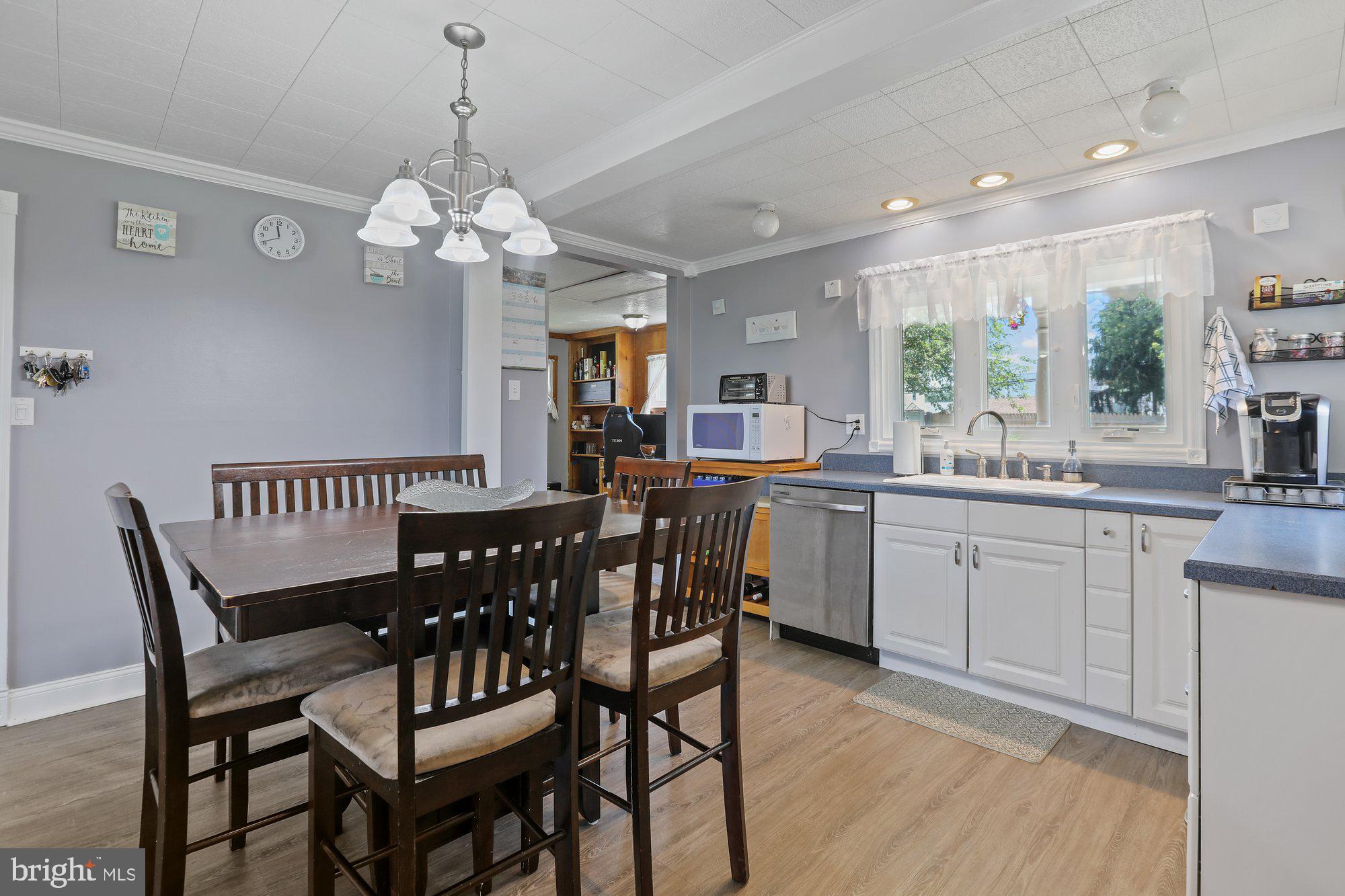 32 Ironwood Road Levittown, PA 19057 - Photo 8 of 34 Expanded Eat-in Kitchen