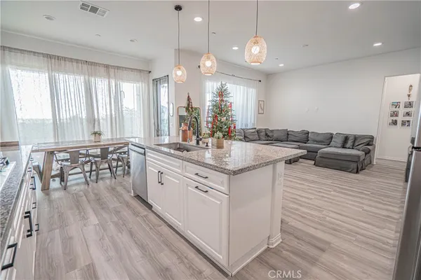 $790,000 | 2111 Seville Drive, Santa Paula, CA 93060