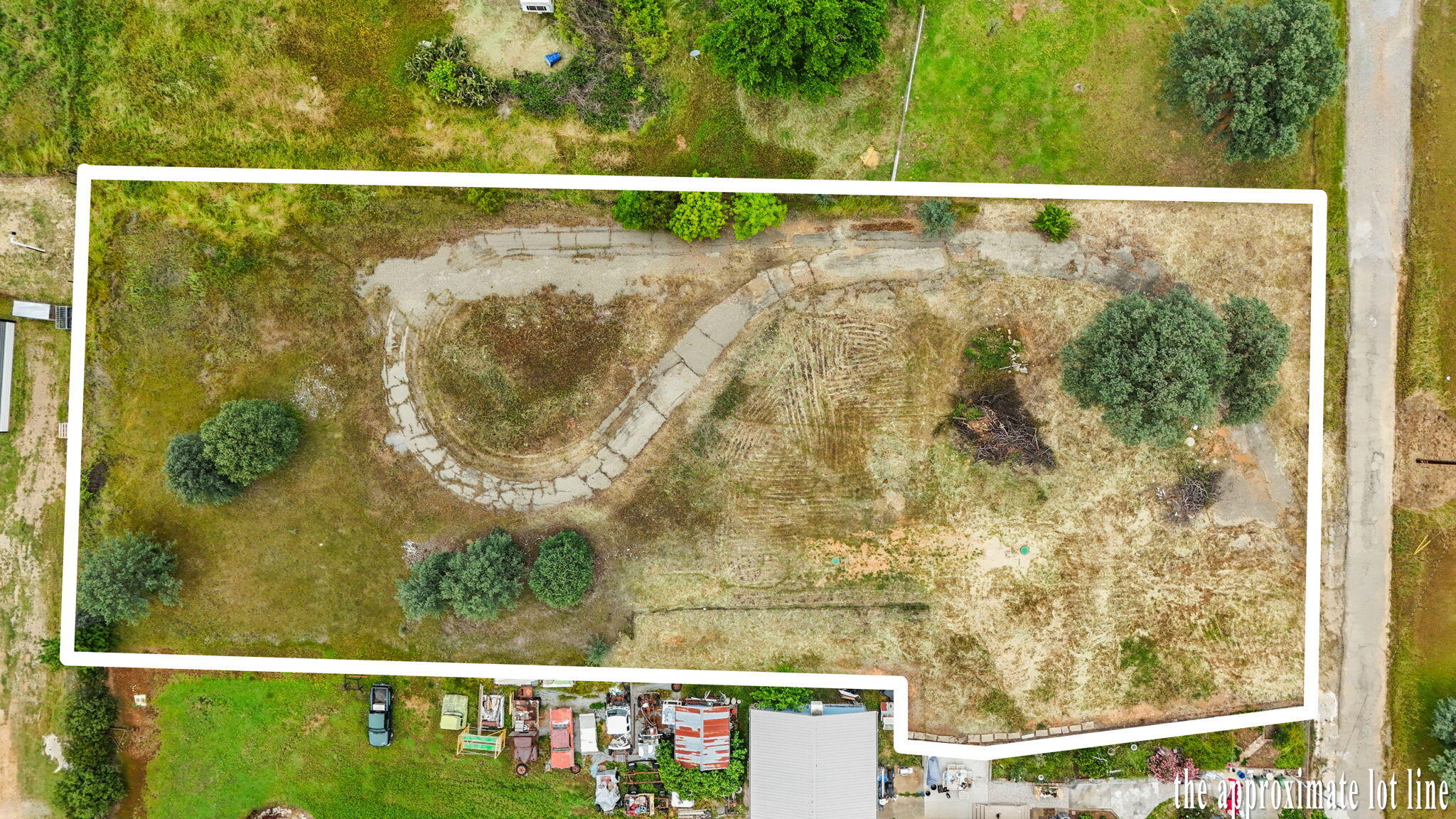 1222 Modoc Lane Redding, CA 96003 - Photo 3 of 6 7-web-or-mls-DJI_20260420141159_0255_D